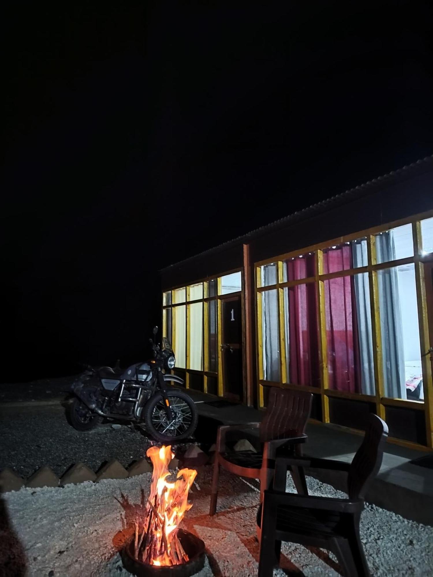 Ibex Spangri Cottage Lukung Buitenkant foto
